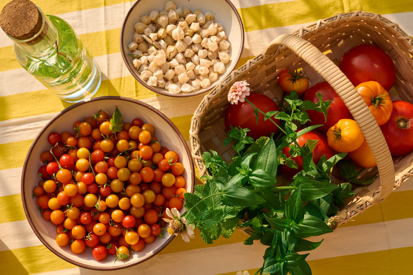 Folk Fleur Hand Basket