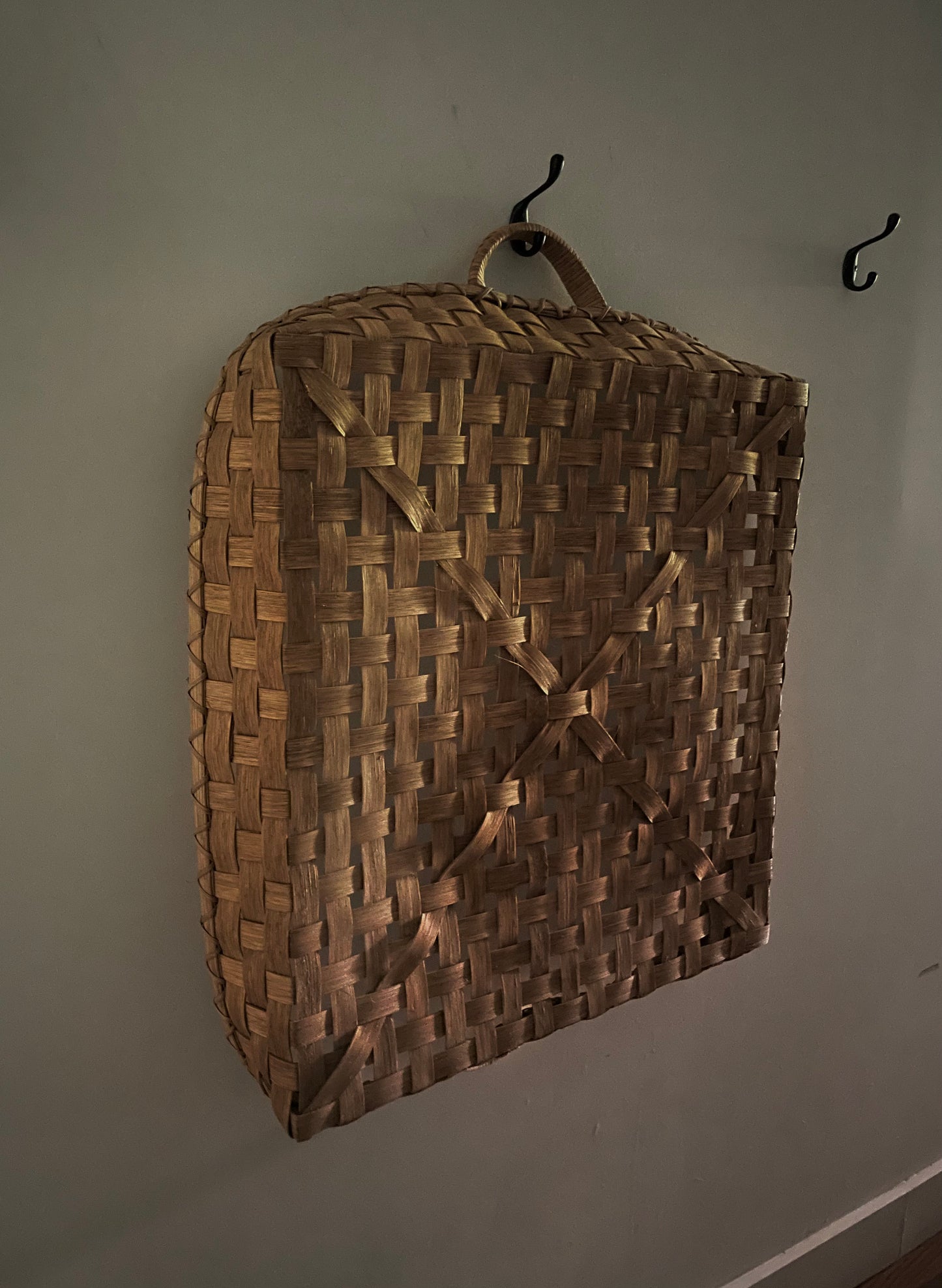 Tobacco Basket