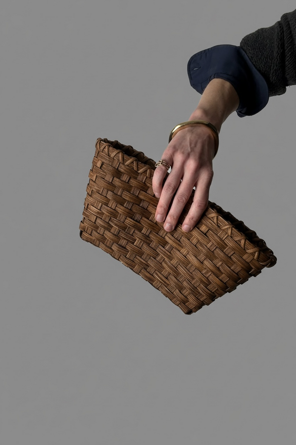 Crescent Clutch